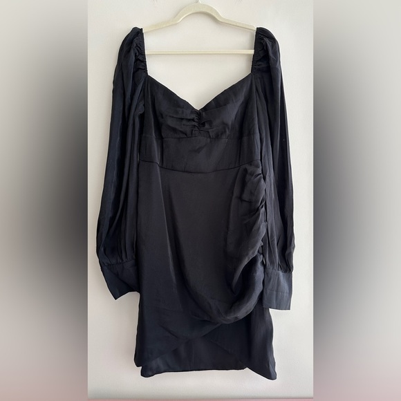 PrettyLittleThing Plus Black Shimmer Ruched Detail Puff Sleeve Bodycon Dress,NWT - Picture 2 of 16